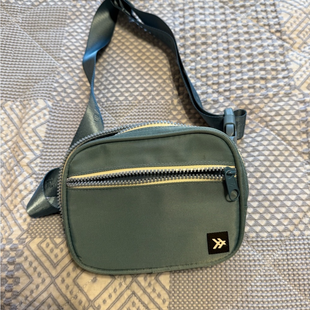 Thread Wallet Belt Bag